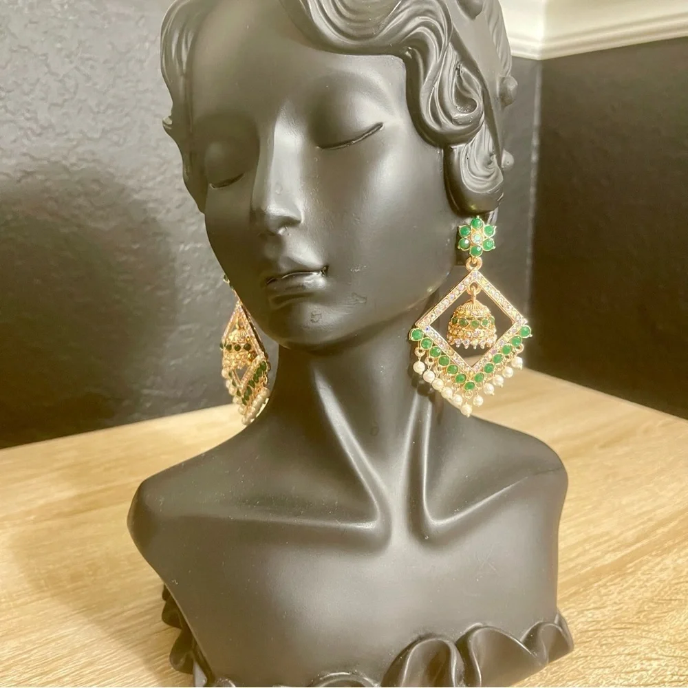Elegant Green and Gold Dangle Earrings